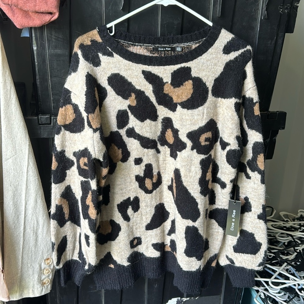 Nwt leopard crew sweater